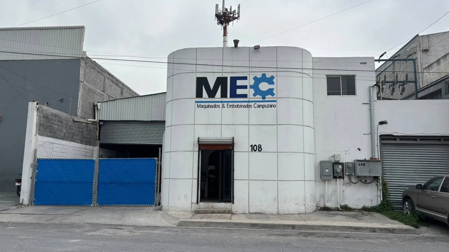 Fachada de la planta de MEC Industrial en Triángulos 108, Parque Industrial Arco Vial, García, Nuevo León